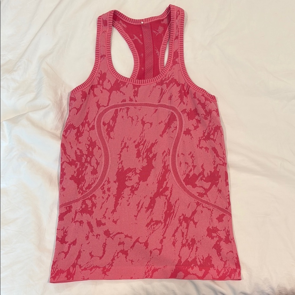 Lululemon Athletica Pink Fitted Graphic Tank Top